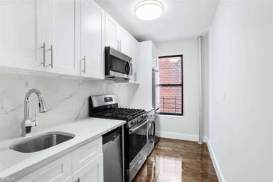 Main picture of 102 E 103rd St