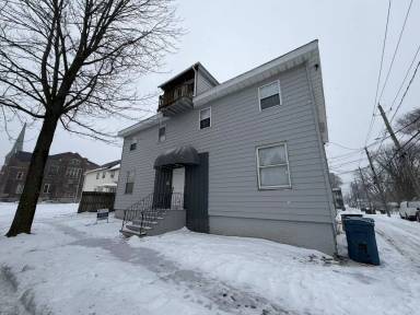 Main picture of 2018 S Harrison St