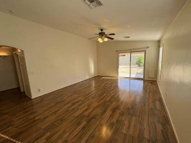Main picture of 10436 E Vashon St