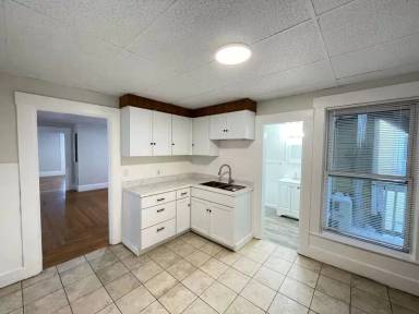 Main picture of 341 Hanover St