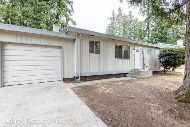 Main picture of 6710 Falcon Way NE