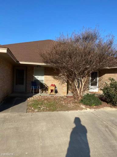 Main picture of 2102 Wildewood Dr