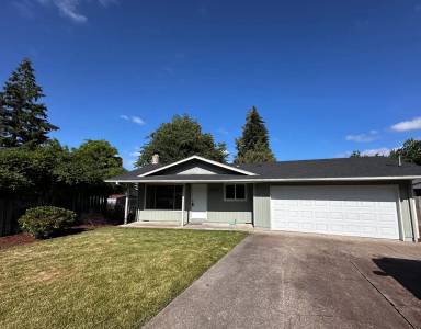 Main picture of 255 Heffley St S