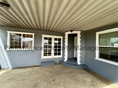 Main picture of 2420 Monterey St