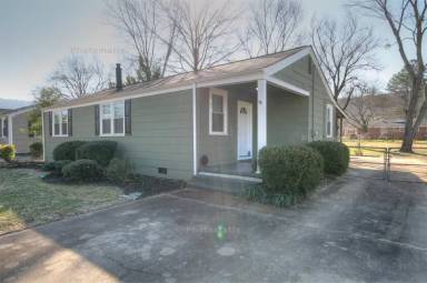 Main picture of 1810 Polk Dr NE