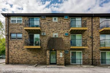Main picture of 1365 River Dr