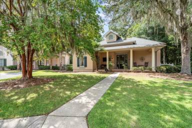Main picture of 3 Claremont Ave