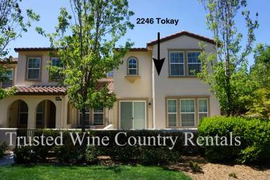 Main picture of 2270 Tokay St
