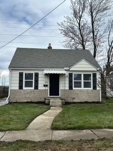 Main picture of 126 W Crawford Ave