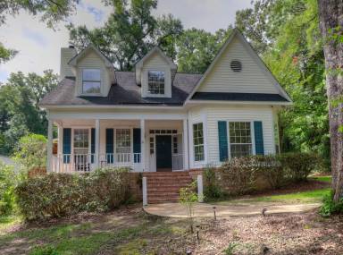 Main picture of 119 Echo Ln