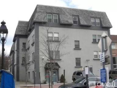 Main picture of 202 Main St