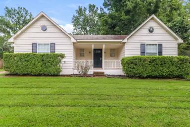 Main picture of 6049 Lawnhill Dr