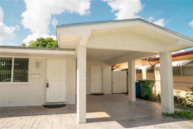 Main picture of 8761 NW 12th St