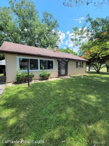 Main picture of 110 Dickens Dr