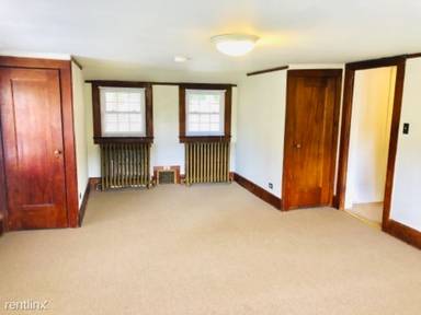 Main picture of 220 Washburn Rd