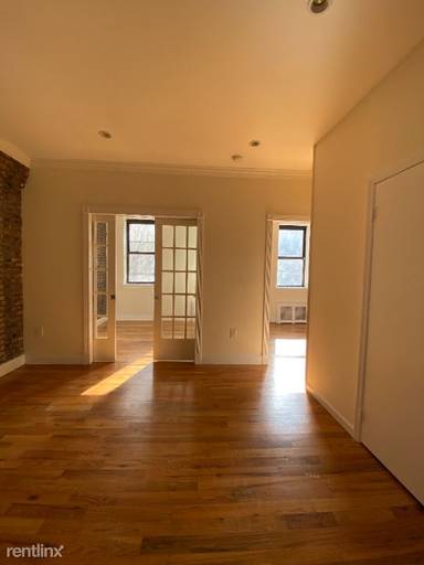 Main picture of 338 E 55th St