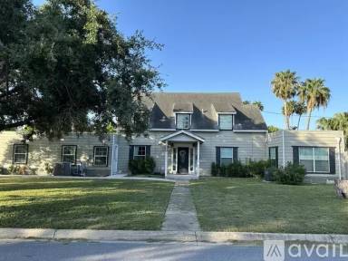 Main picture of 105 Hibiscus Ct