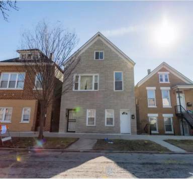 Main picture of 1651 W 38th Pl