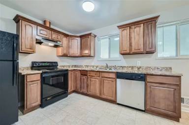 Main picture of 11256 Franklin St