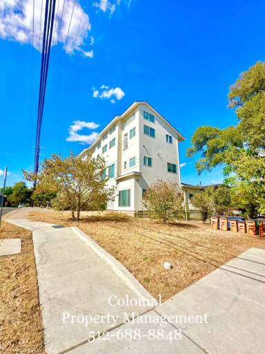 Main picture of 210 E 32nd St