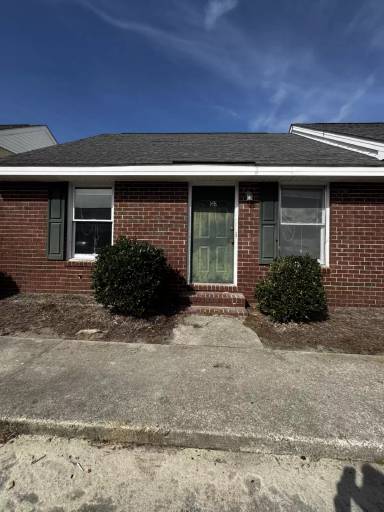 Main picture of 230 Lanier Dr
