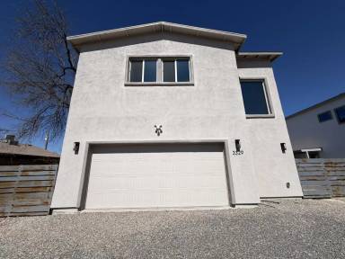 Main picture of 3329 E Glenn St