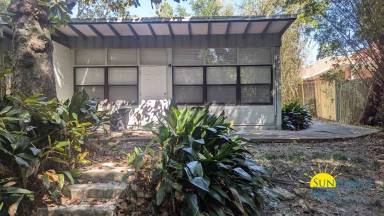 Main picture of 60 Yacht Club Dr NE