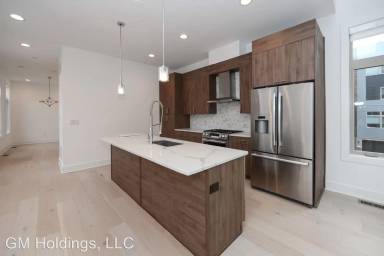 Main picture of 151 N 2nd St