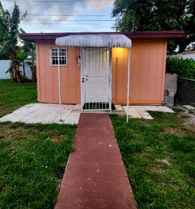Main picture of 2221 NW 21 St
