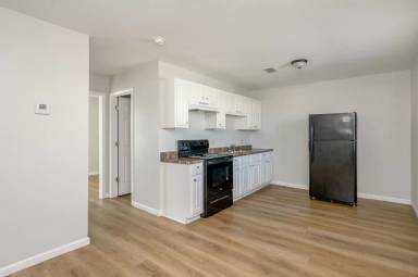 Main picture of 2234 E 17th St