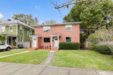Main picture of 2115 College St