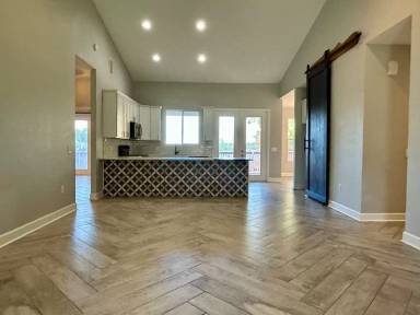 Main picture of 1027 Campbell Ave