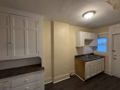 Main picture of 335 4th Ave
