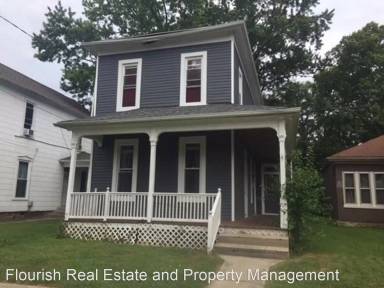 Main picture of 158 E 3rd St