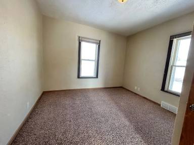 Main picture of 831 7th Ave SE