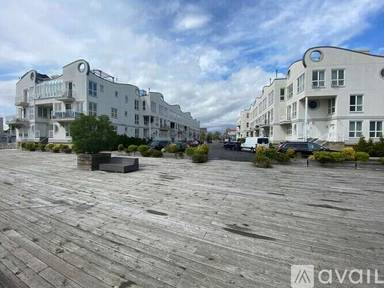 Main picture of 3138 Emmons Ave