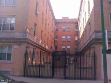 Main picture of 2445 E 72nd St
