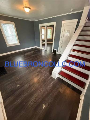 Main picture of 3435 E 7th St