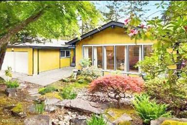 Main picture of 12613 SE 4th Pl