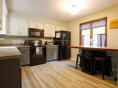 Main picture of 61 Woodridge Trl