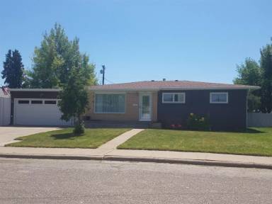 Main picture of 204 19th Ave NW