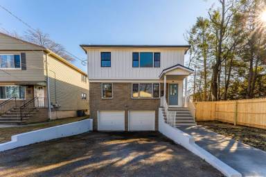 Main picture of 28 Toronto Ct