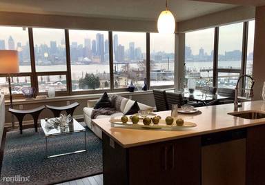 Main picture of 822 Harbor Blvd
