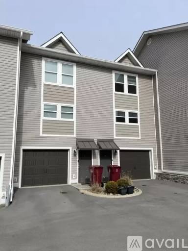 Main picture of 2802 W Walnut St