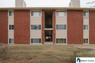 Main picture of 2417 Vine St