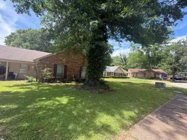 Main picture of 3907 Bowmar Cv
