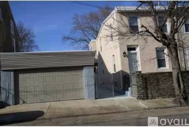 Main picture of 6114 N Beechwood St