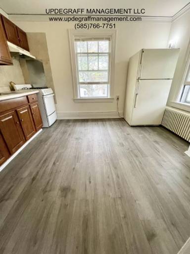 Main picture of 3840 Lake Ave