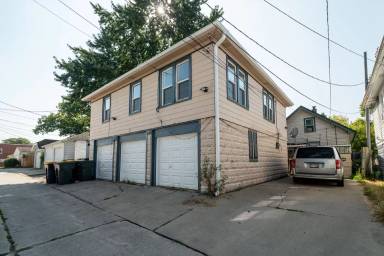 Main picture of 2056 S 77th St