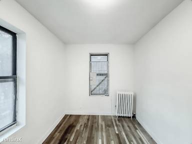 Main picture of 370 W 51st St